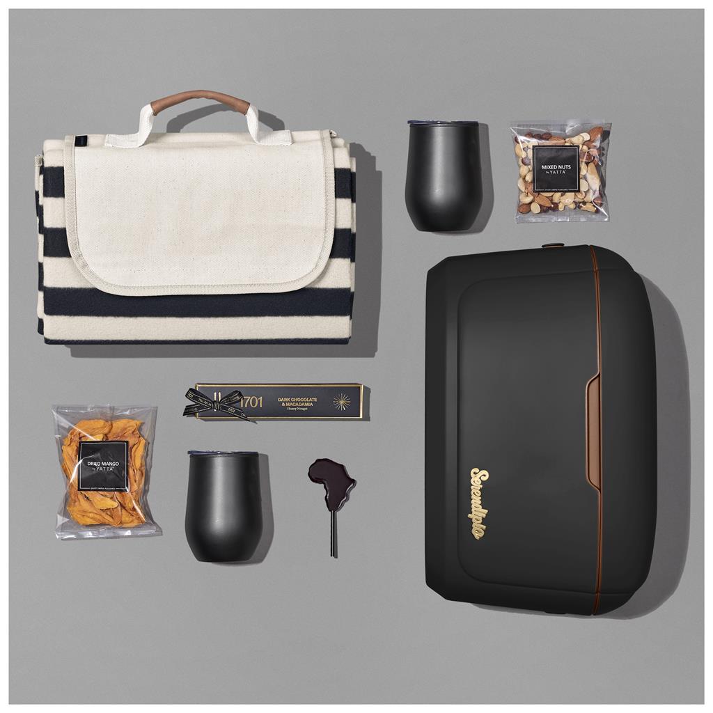 Outdoor Indulgence Hamper - Premium Hampers,Unisex Hampers,Outdoor Hampers