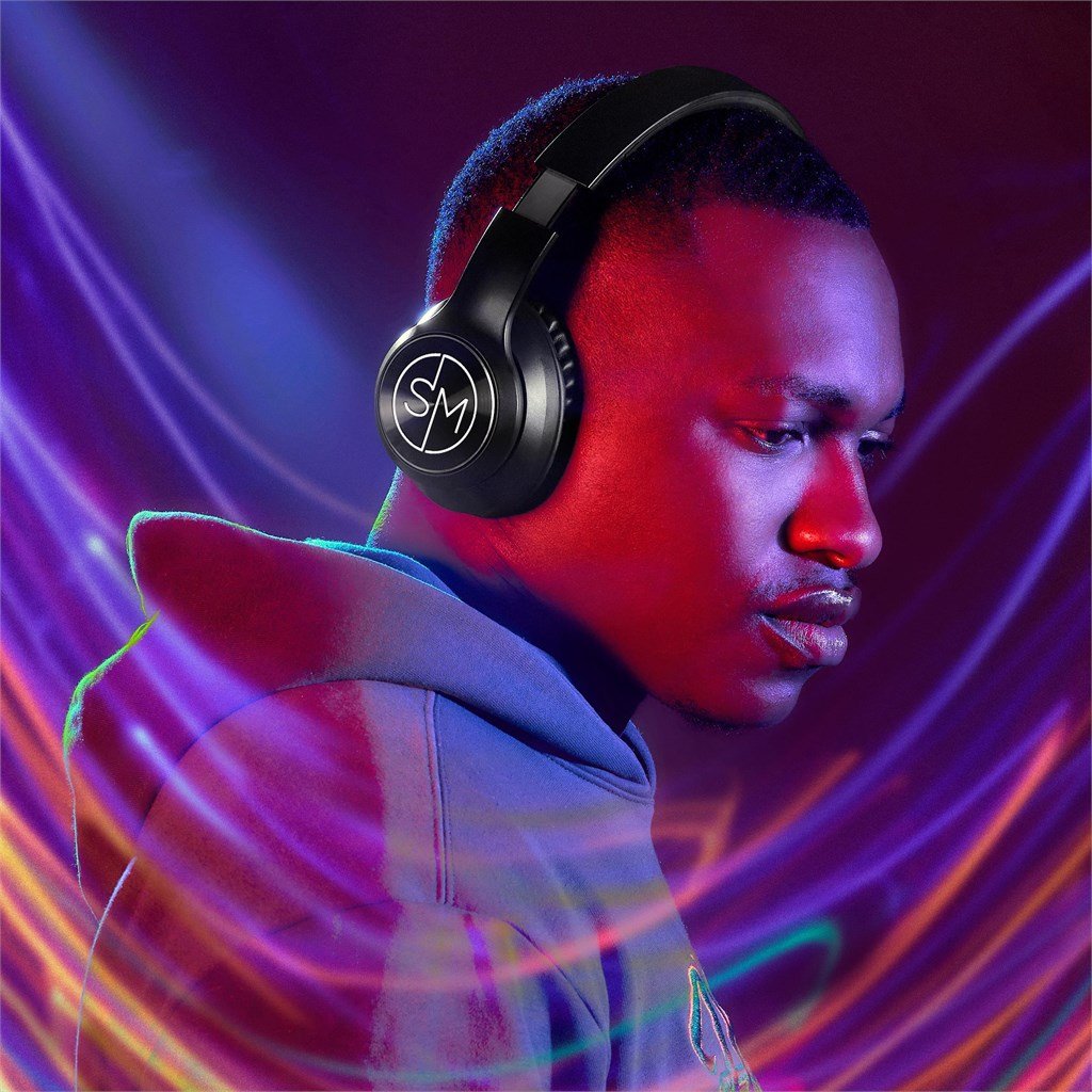 Stuttgart Active Noise-Cancelling Bluetooth Headphones BLACK - Headphones,Technology